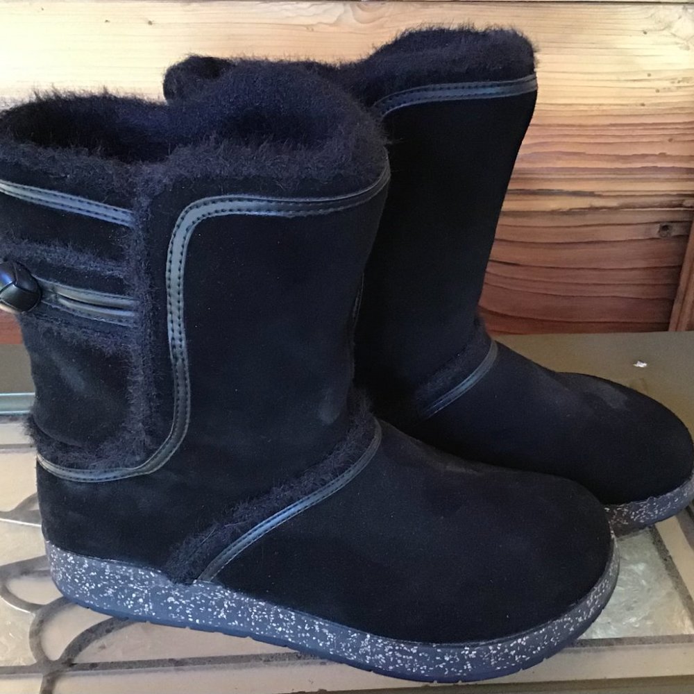 Earth fleece lined boots
